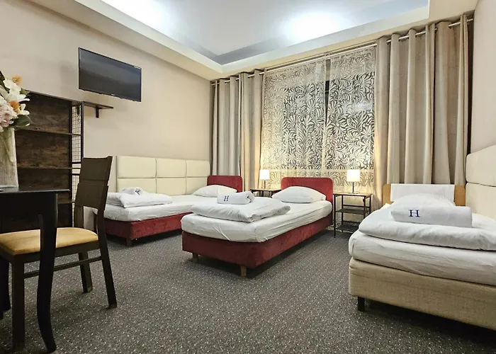 Helvetia Plus B&B - Private Rooms And Apartments Warszawa